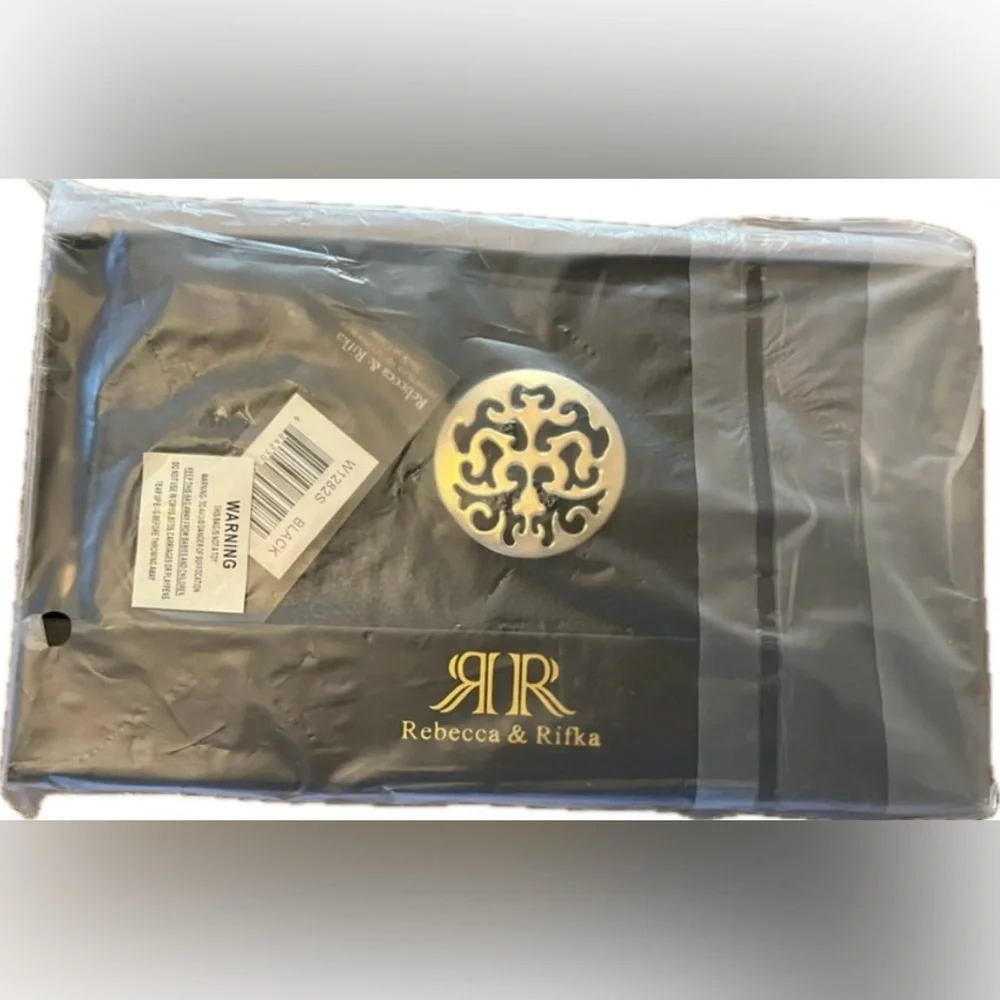 Rebecca & Rifka New York, NY /Wristlet clutch. New with Tags.